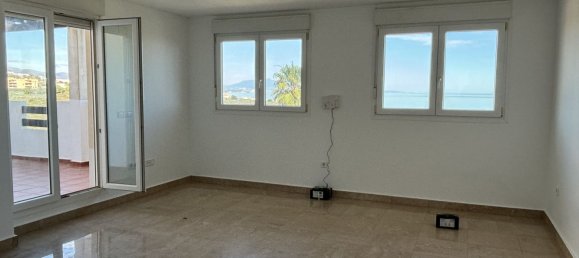3 bedrooms Penthouse in La Duquesa, Spain No. 56251 5