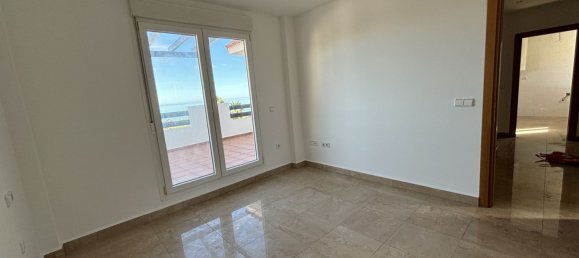 3 bedrooms Penthouse in La Duquesa, Spain No. 56251 14