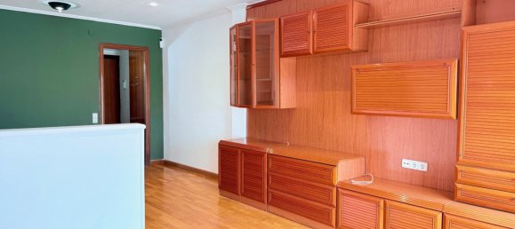 2 bedrooms Penthouse in Sant Feliu de Llobregat, Spain No. 135972 3