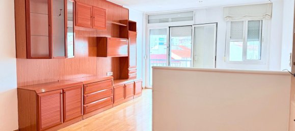 2 bedrooms Penthouse in Sant Feliu de Llobregat, Spain No. 135972 4