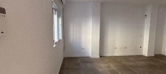 1 bedroom Office in Fuengirola, Spain No. 200701 3