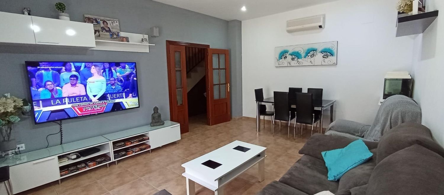 4 غرف نوم تاون هاوس في La Carlota, Spain رقم 107473