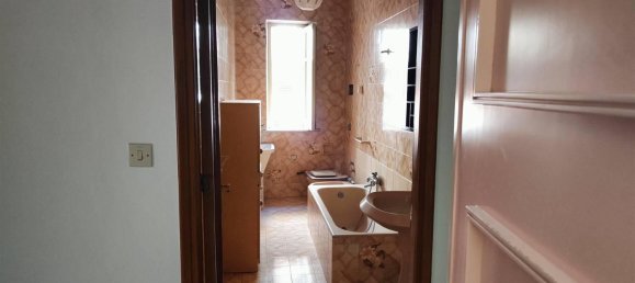 4-salle Appartement à Belmonte Mezzagno, Italy No. 263446 4