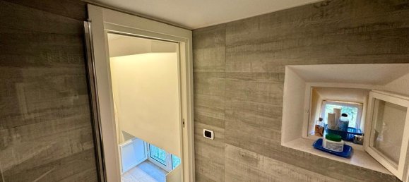 4 bedrooms Apartment in Naples, Italy No. 9781 34