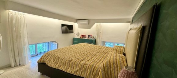 4 bedrooms Apartment in Naples, Italy No. 9781 21