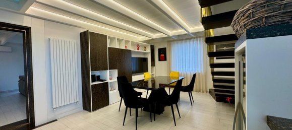 4 bedrooms Apartment in Naples, Italy No. 9781 9