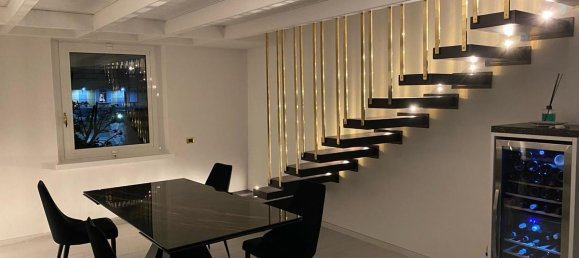 4 bedrooms Apartment in Naples, Italy No. 9781 12