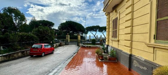 4 bedrooms Apartment in Naples, Italy No. 9781 5