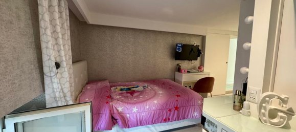 4 bedrooms Apartment in Naples, Italy No. 9781 27