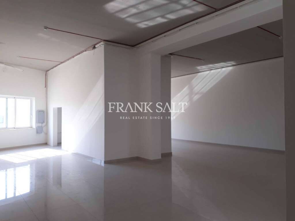 Офис 170м² в Бальцан, Мальта № 12662