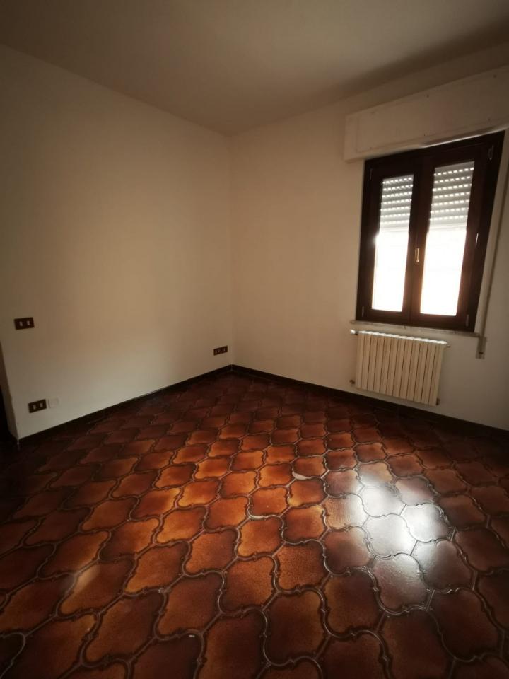 3 rooms Apartment in Catanzaro, Italy No. 18398