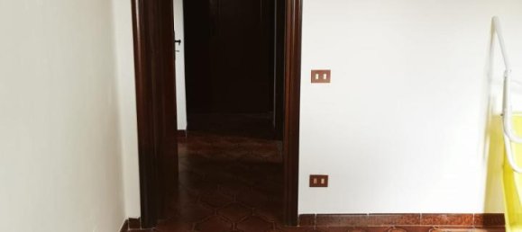 3 rooms Apartment in Catanzaro, Italy No. 18398 18