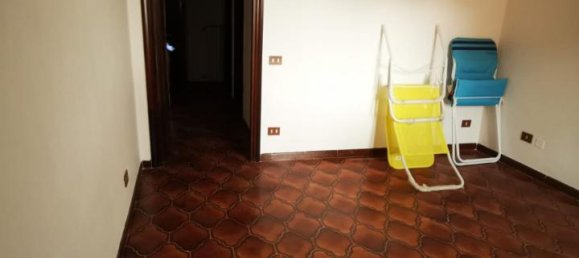 3 rooms Apartment in Catanzaro, Italy No. 18398 23