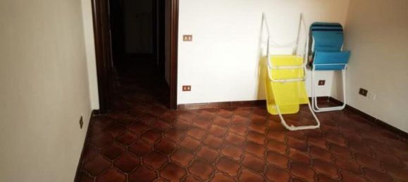 3 rooms Apartment in Catanzaro, Italy No. 18398 25