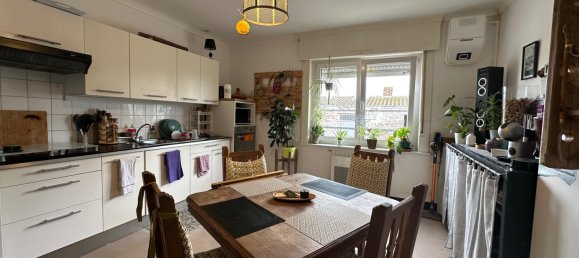 Edificio de 12 dormitorios en Comines, France No. 278410 6