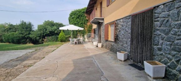 3 bedrooms House in Tigliole, Italy No. 320122 4