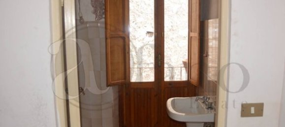 6 rooms House in Settefrati, Italy No. 154072 9