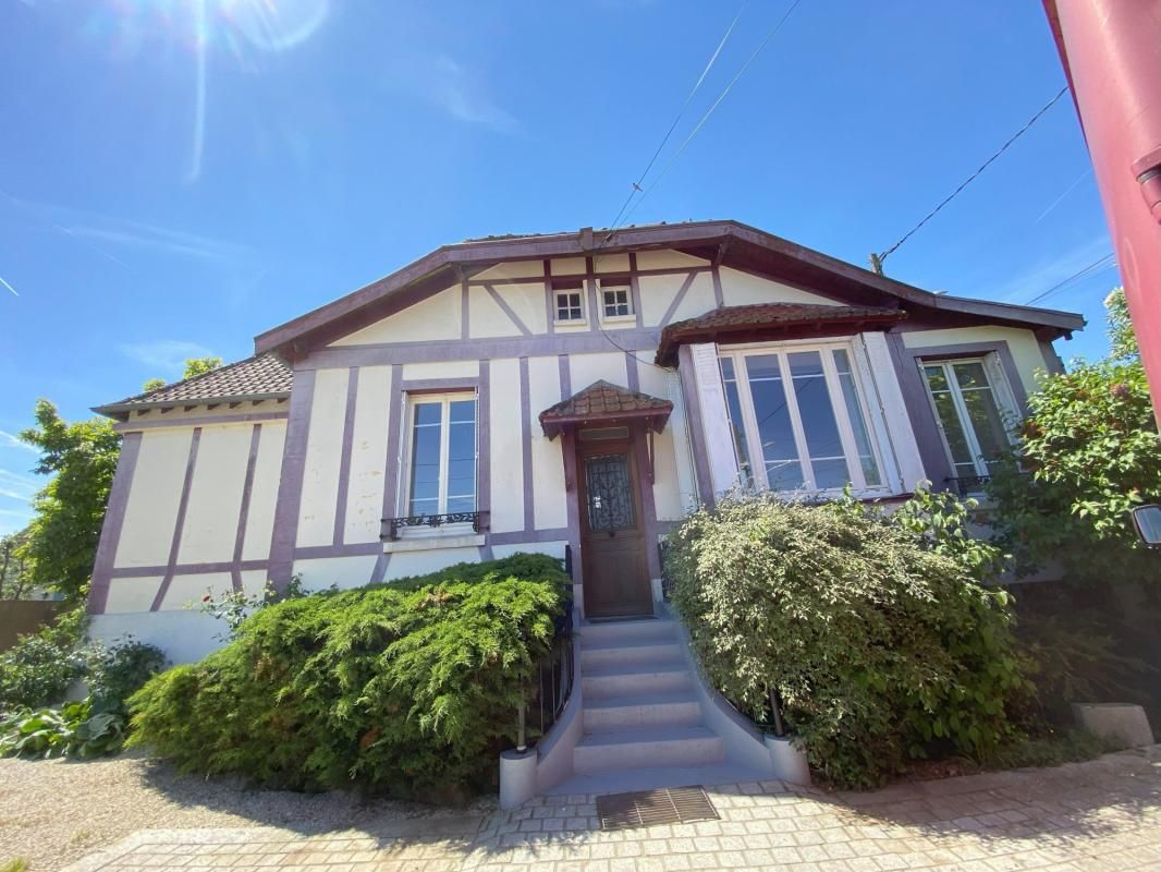 5 bedrooms House in Goussainville, France No. 169652