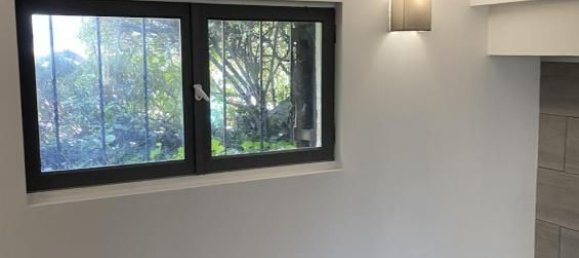 5 bedrooms House in Goussainville, France No. 169652 8