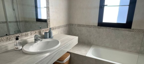 Apartamento de 2 dormitorios en Estepona, Spain No. 146180 14