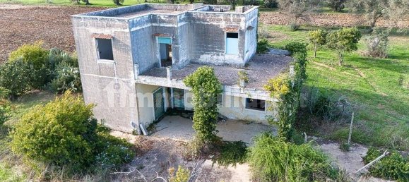 5-Zimmer Haus in Campi Salentina, Italy, Nr. 152801 2