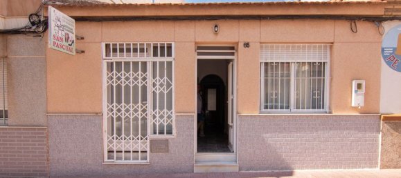 4 bedrooms Bungalow in Torrevieja, Spain No. 178225 2