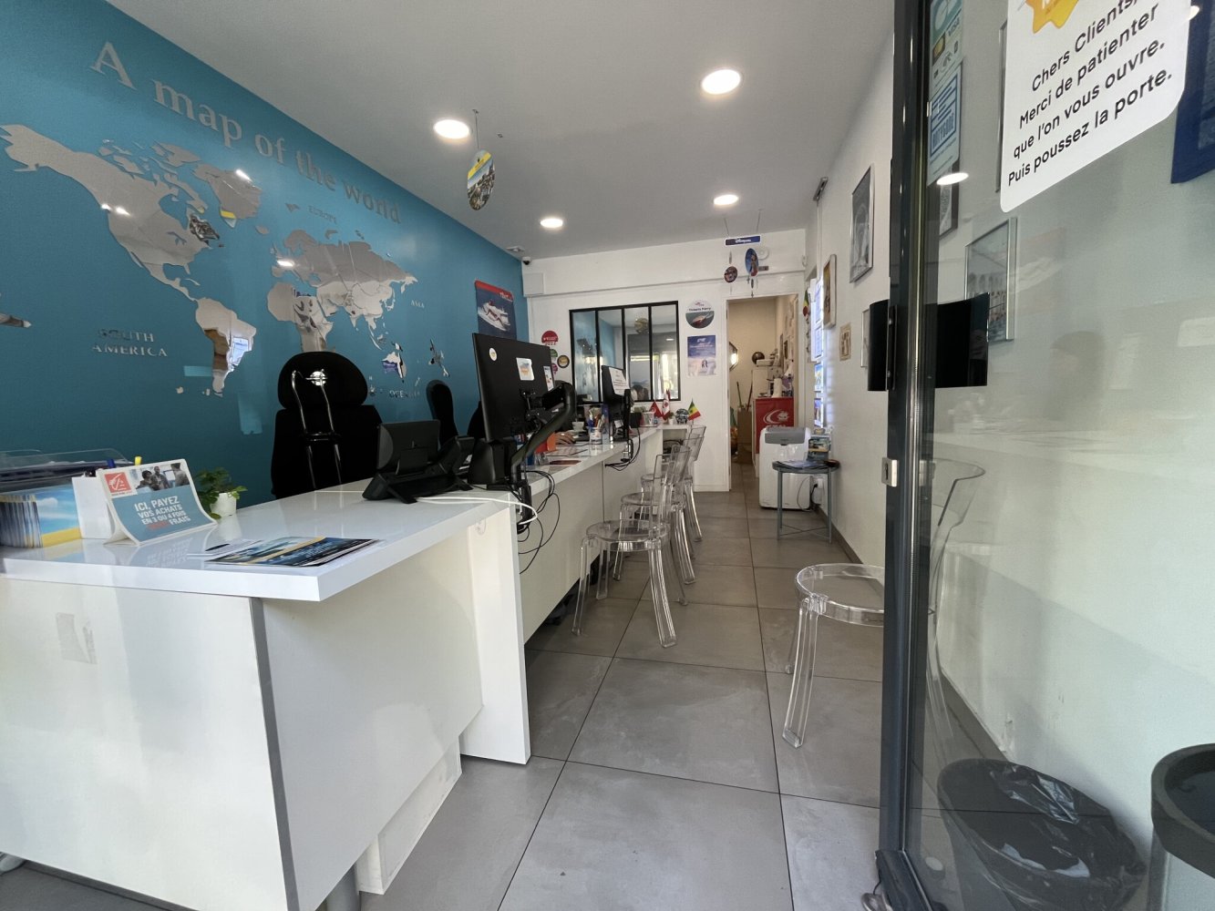 Propiedad comercial en Montreuil, France 27 m² No. 345816