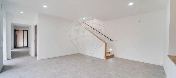 Casa de 4 dormitorios en Vilarinho do Bairro, Portugal No. 184206 2