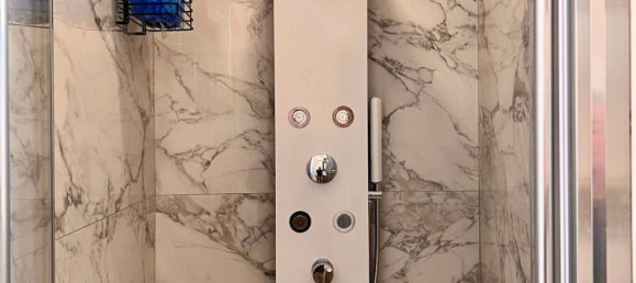 3 rooms Apartment in Genoa, Italy No. 35857 2