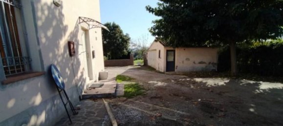 6 rooms Apartment in Fucecchio, Italy No. 164996 3