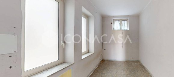 3-salle Appartement à Brusciano, Italy No. 24059 9