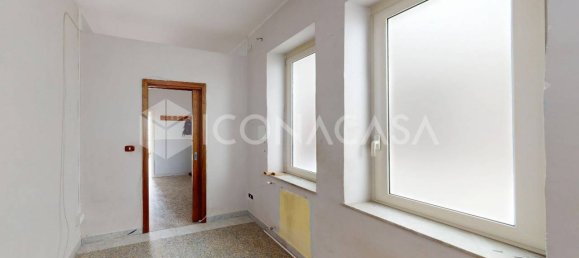 3-salle Appartement à Brusciano, Italy No. 24059 10