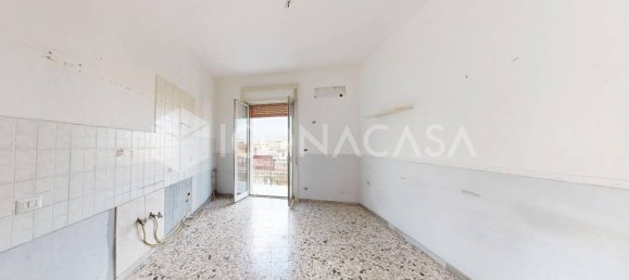 3-salle Appartement à Brusciano, Italy No. 24059 24