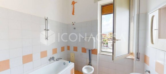3-salle Appartement à Brusciano, Italy No. 24059 12