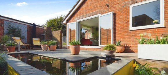 3 bedrooms Bungalow in Brighton and Hove, United Kingdom No. 10492 2