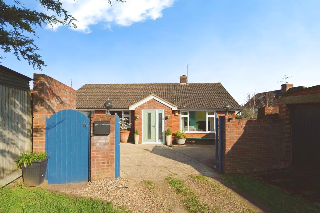 3 bedrooms Bungalow in Brighton and Hove, United Kingdom No. 10492