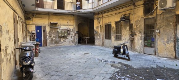 93m² Commercial property in Naples, Italy No. 274319 2