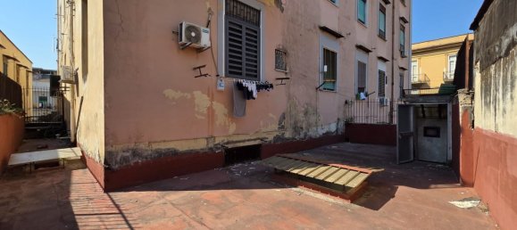 93m² Commercial property in Naples, Italy No. 274319 9
