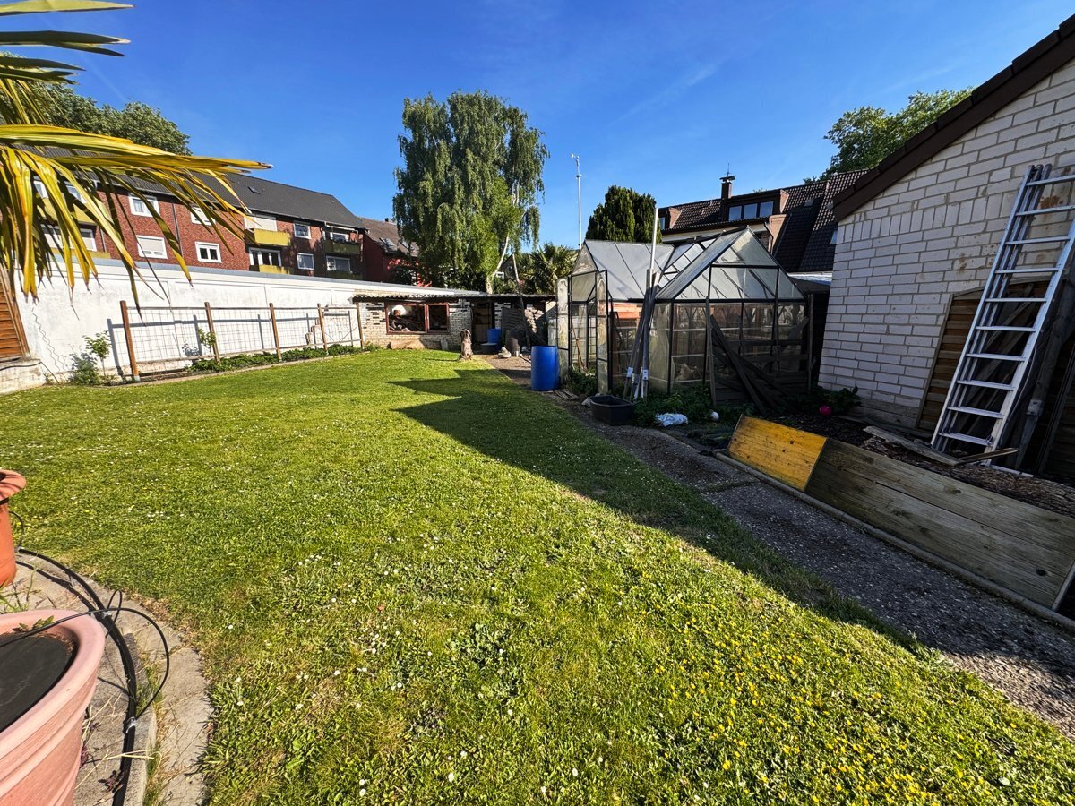 6 rooms Townhouse in Grevenbroich, Germany No. 295460