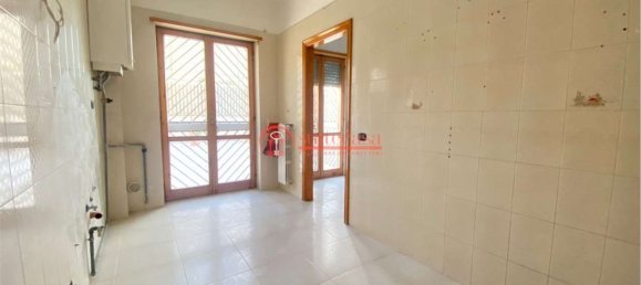 Квартира с 5 комнатами в Трани, Италия № 77233 8