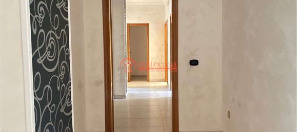 Квартира с 5 комнатами в Трани, Италия № 77233 12