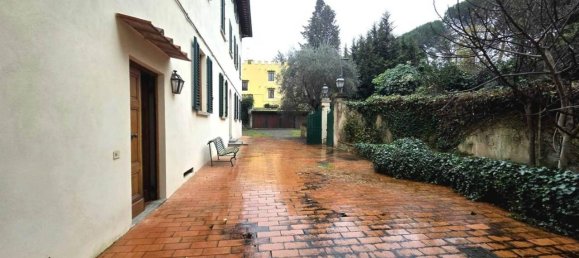 10 rooms House in Florence, Italy No. 25805 11