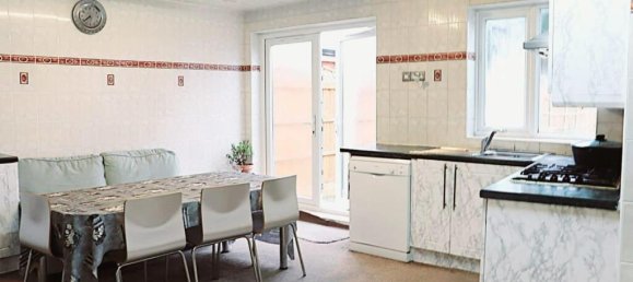 3 bedrooms House in Harrow, United Kingdom No. 13432 3