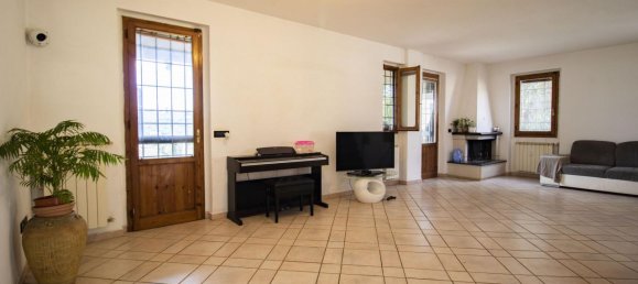 4 rooms House in Carmignano, Italy No. 128490 16