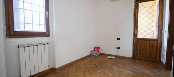 4 rooms House in Carmignano, Italy No. 128490 10