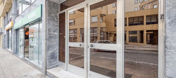 2 Schlafzimmer Wohnung in Porto, Portugal, Nr. 50225 3