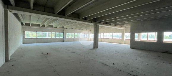 371m² Warehouse in Albano Sant'Alessandro, Italy No. 153521 6