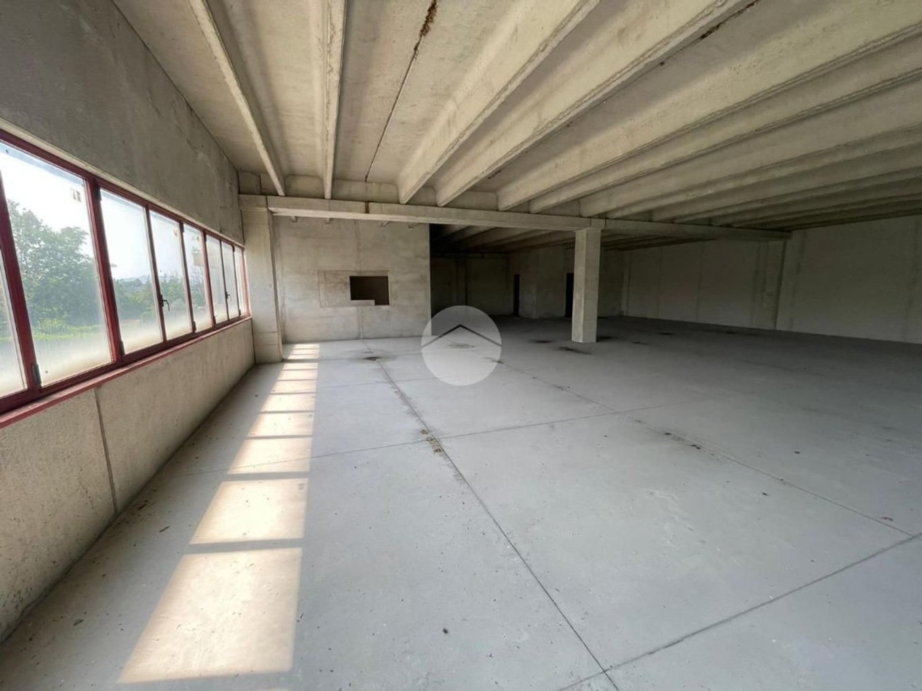 371m² Warehouse in Albano Sant'Alessandro, Italy No. 153521