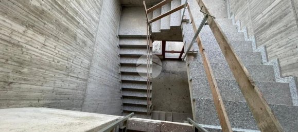 371m² Warehouse in Albano Sant'Alessandro, Italy No. 153521 14