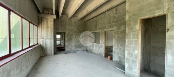 371m² Warehouse in Albano Sant'Alessandro, Italy No. 153521 2